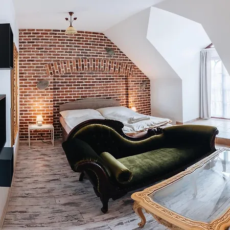 Kastely Grof Zichy Konukevi