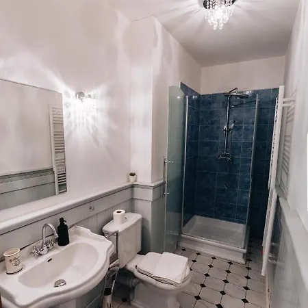 Kastely Grof Zichy Konukevi 3*