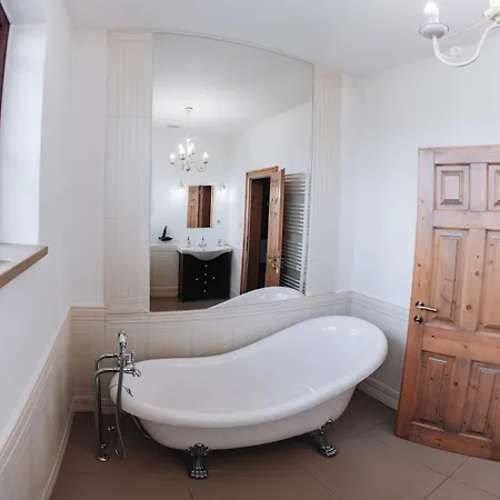 Kastely Grof Zichy Konukevi