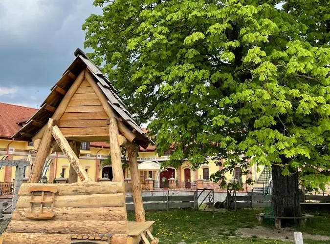 Kastely Grof Zichy Haniska